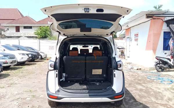 TOYOTA  SIENTA  1.5V