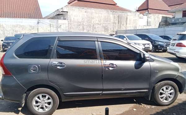 TOYOTA AVANZA