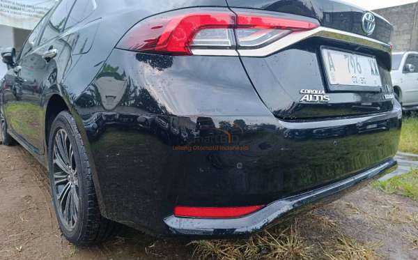 TOYOTA  COROLLA  ALTIS 1.8L HYBRID