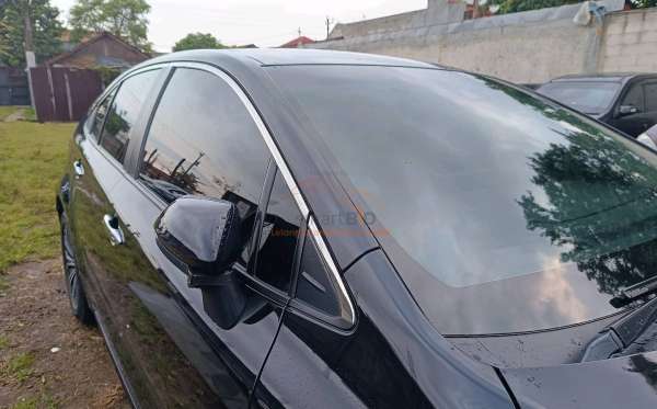 TOYOTA  COROLLA  ALTIS 1.8L HYBRID