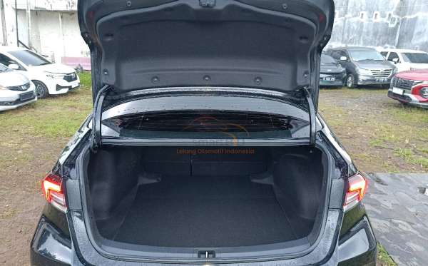 TOYOTA  COROLLA  ALTIS 1.8L HYBRID