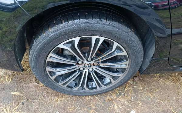 TOYOTA  COROLLA  ALTIS 1.8L HYBRID