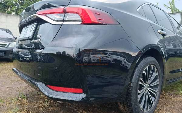 TOYOTA  COROLLA  ALTIS 1.8L HYBRID