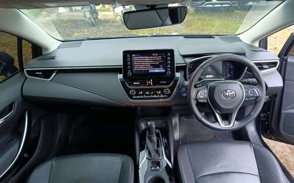 TOYOTA  COROLLA  ALTIS 1.8L HYBRID