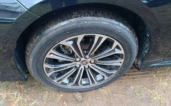 TOYOTA  COROLLA  ALTIS 1.8L HYBRID