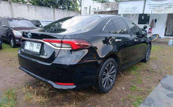 TOYOTA  COROLLA  ALTIS 1.8L HYBRID