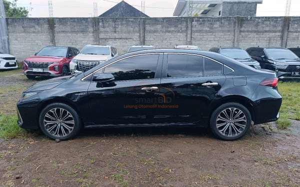 TOYOTA  COROLLA  ALTIS 1.8L HYBRID