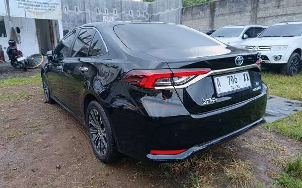 TOYOTA  COROLLA  ALTIS 1.8L HYBRID