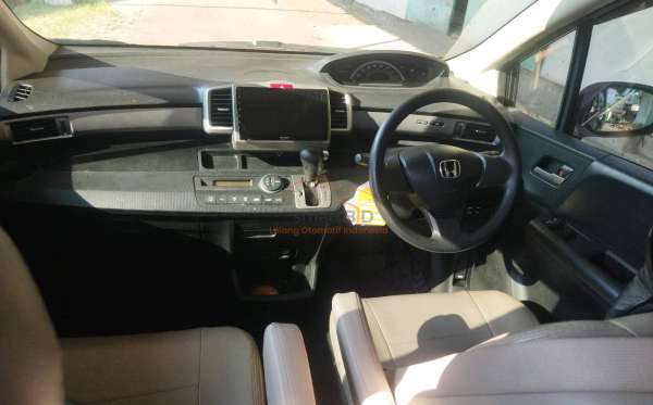 HONDA FREED GB3 1.5 E