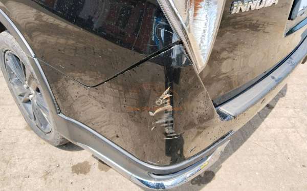 TOYOTA  INNOVA  VENTURER