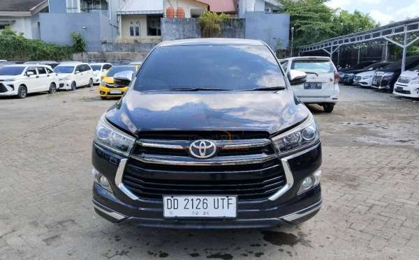 TOYOTA  INNOVA  VENTURER