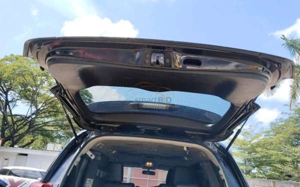 TOYOTA  INNOVA  VENTURER