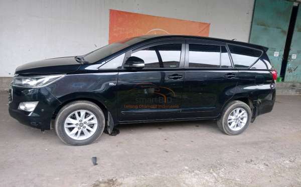 TOYOTA INNOVA