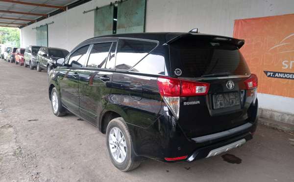 TOYOTA INNOVA