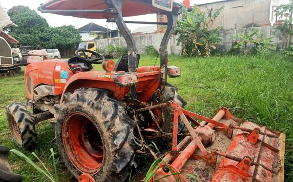 KUBOTA L4018 + KRX164