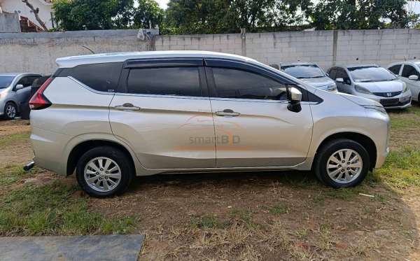 MITSUBISHI XPANDER GLS