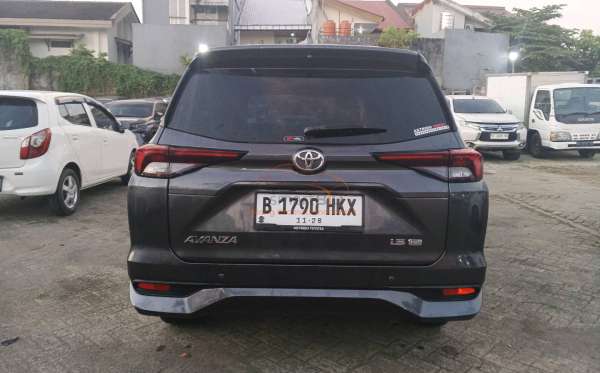TOYOTA AVANZA