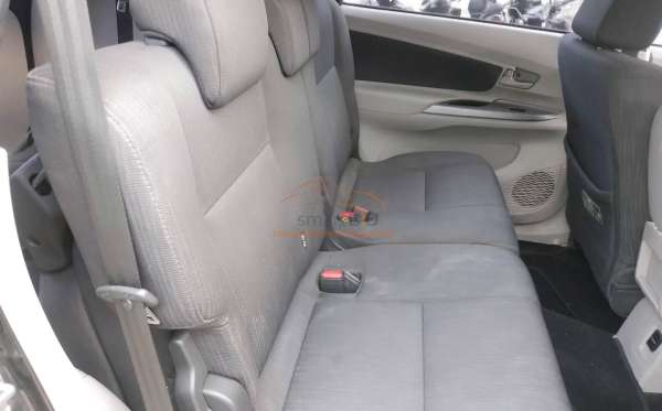 TOYOTA AVANZA