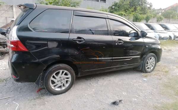 TOYOTA AVANZA