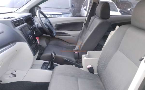 TOYOTA AVANZA