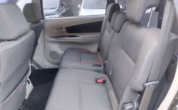 TOYOTA AVANZA