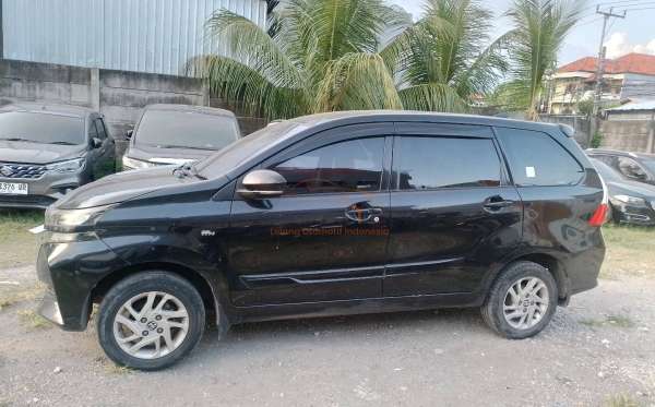 TOYOTA AVANZA