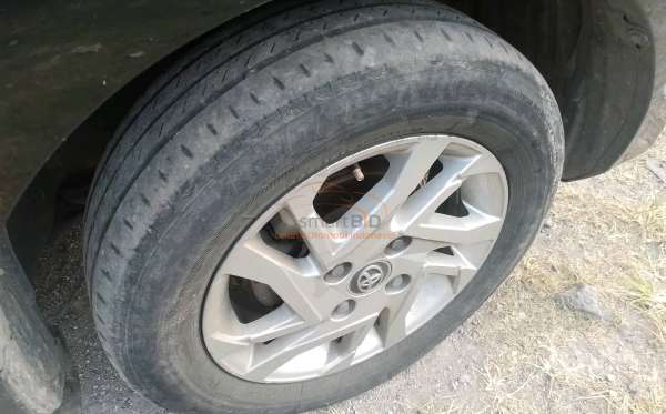 TOYOTA AVANZA