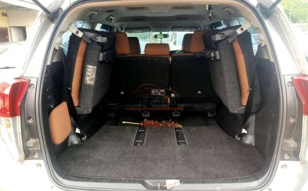 TOYOTA INNOVA G