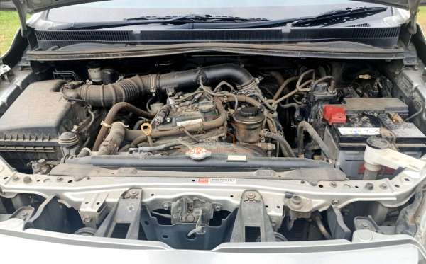 TOYOTA INNOVA G