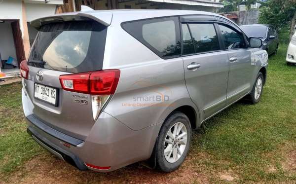 TOYOTA INNOVA G