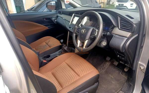 TOYOTA INNOVA G