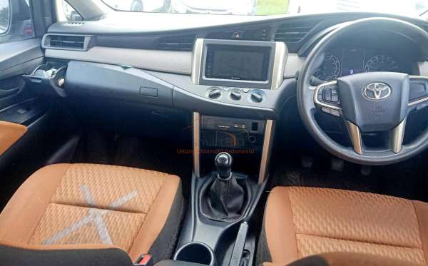 TOYOTA INNOVA G