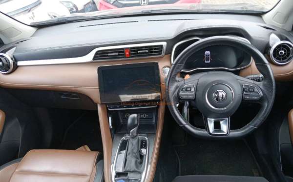 MG ZS MCE LUX