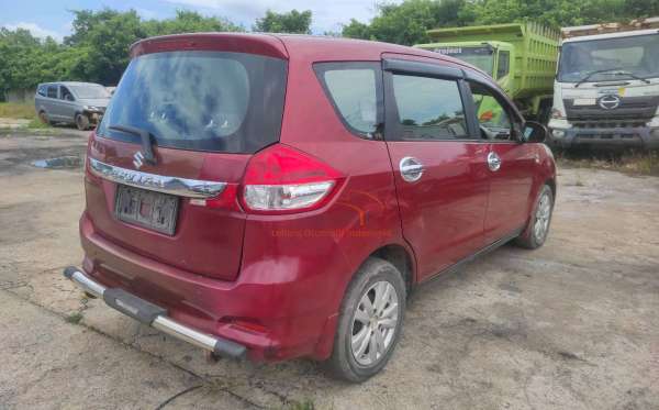 SUZUKI  ERTIGA  DX