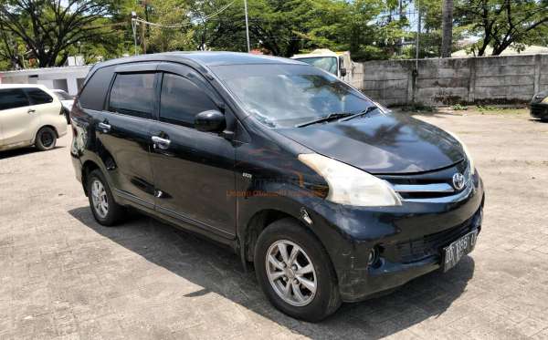TOYOTA AVANZA