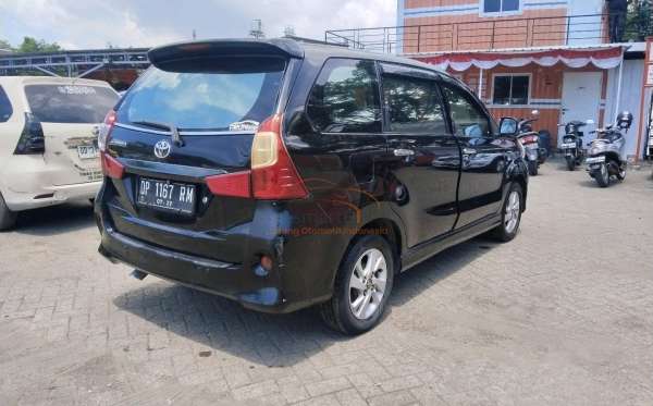 TOYOTA  AVANZA VELOZ 1.5
