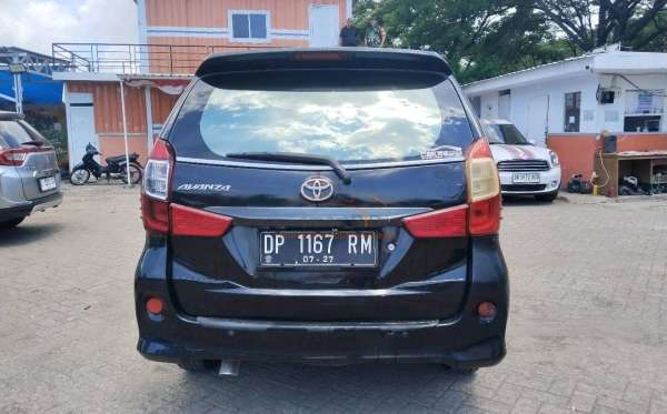 TOYOTA  AVANZA VELOZ 1.5