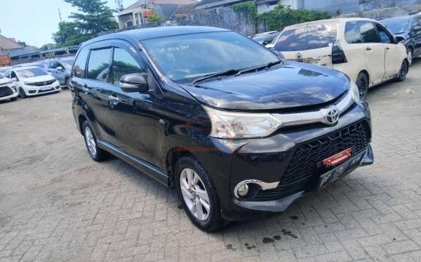 TOYOTA  AVANZA VELOZ 1.5