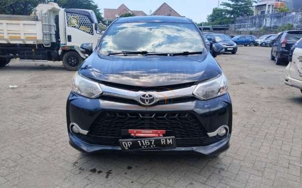 TOYOTA  AVANZA VELOZ 1.5