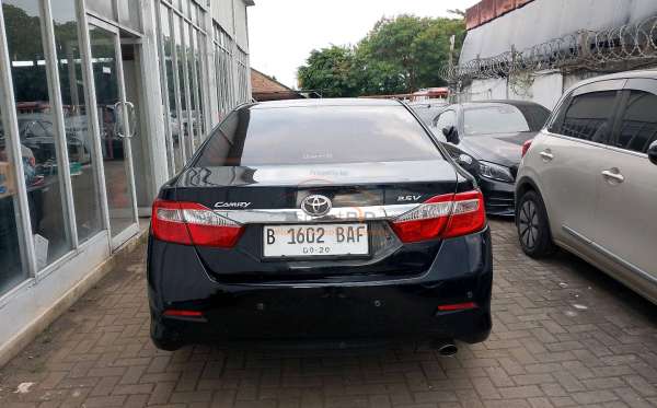 TOYOTA CAMRY V