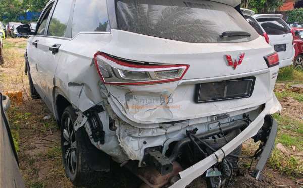 WULING ALMAZ 1.5 LT LUX CVT