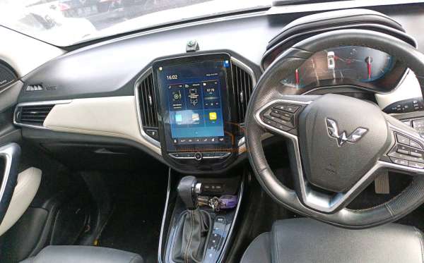 WULING ALMAZ 1.5 LT LUX CVT