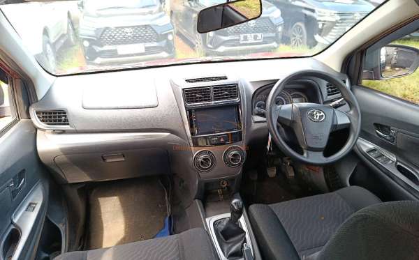 TOYOTA AVANZA VELOZ