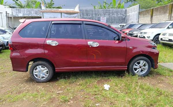 TOYOTA AVANZA VELOZ
