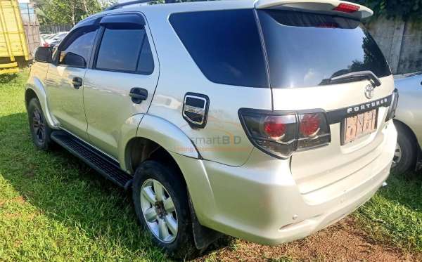 TOYOTA  FORTUNER  2.5G AT