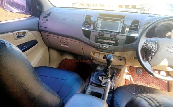 TOYOTA  FORTUNER  2.5G AT