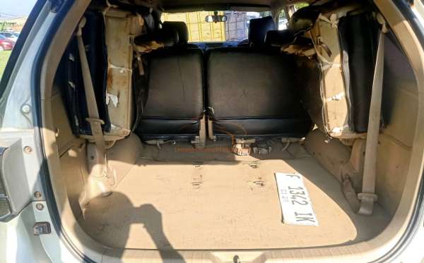 TOYOTA  FORTUNER  2.5G AT