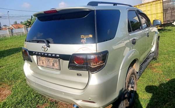 TOYOTA  FORTUNER  2.5G AT