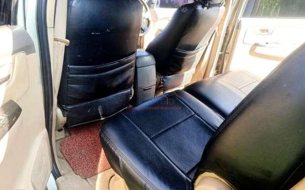 TOYOTA  FORTUNER  2.5G AT