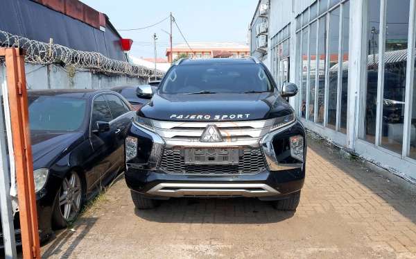 MITSUBISHI PAJERO SPORT DAKAR